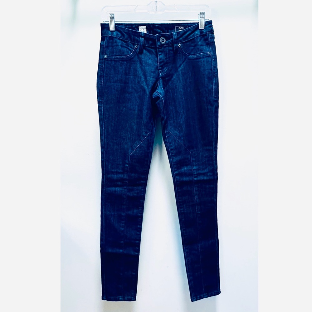 Volcom Blue Jeans Pistol Legging Fit Waist 26 Inseam 32” Size 3 New with tag